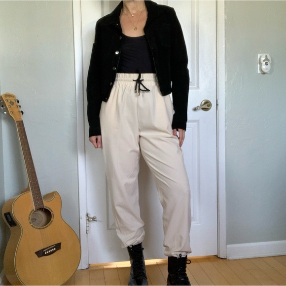 3/$20 Zara cream joggers, size M - Picture 2 of 8